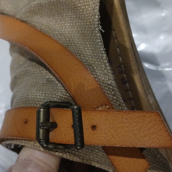 Sandals - Picture 7 of 7